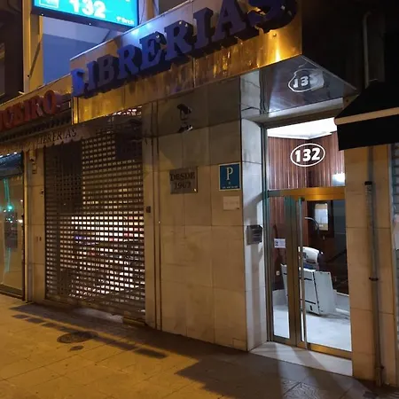 Pensión Pension132 *