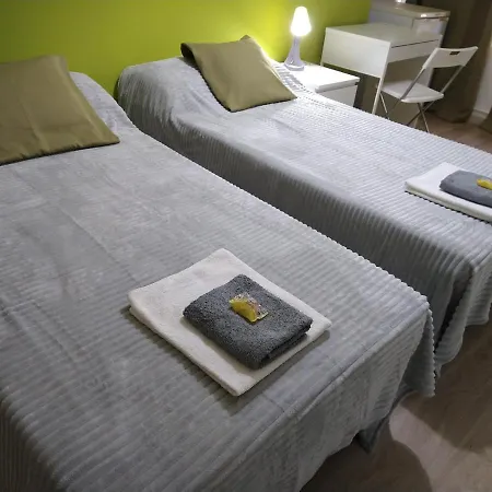 Pensión Pension132 *